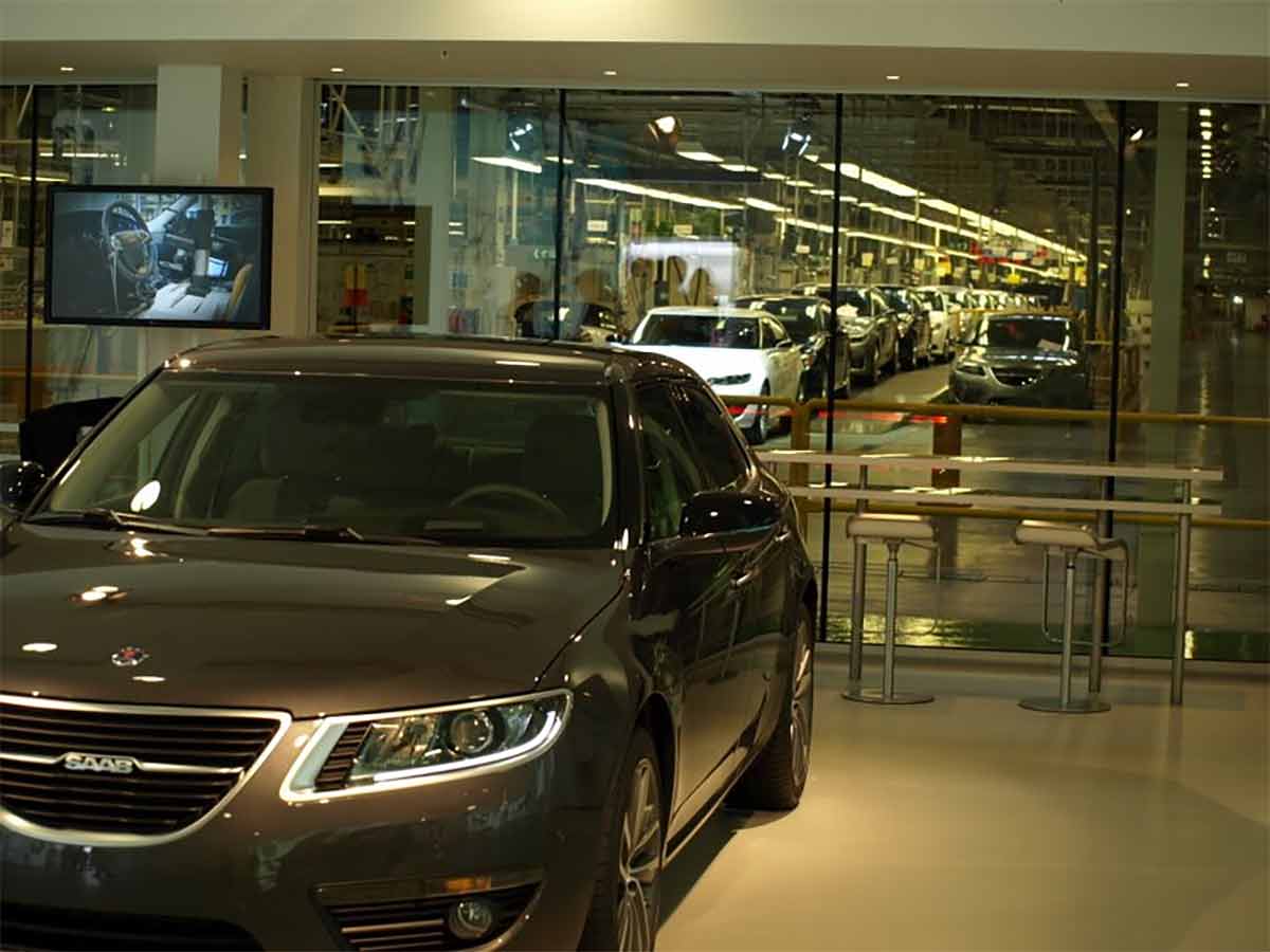 A glimpse into Saab’s iconic Trollhättan factory, where the final Saab models, including the Saab 9-5, were produced before the factory's closure. The dismantling of the plant marks the end of an era in Swedish automotive history.