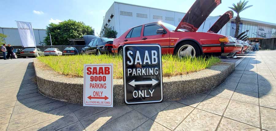 Saab 9000 parking only