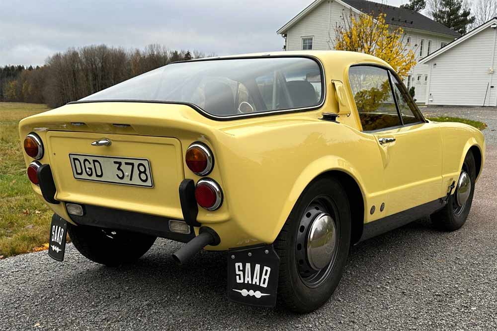 Sculpted Perfection: The Rear End of the SAAB Sonett II V4 — 1968