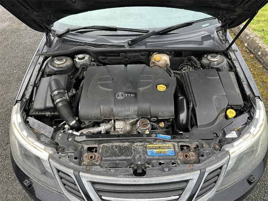 Under the hood, the 1.9-liter twin-turbo diesel engine churns out a robust 400 Nm (180 hp) of torque. For enthusiasts who appreciate a unique blend of performance and responsible engineering, the Saab 9-3 TTiD is the ultimate choice