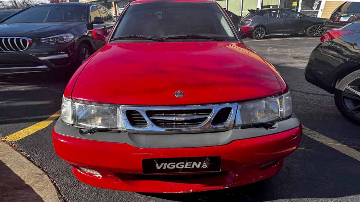 This 2002 Saab 9-3 Viggen in Laser Red is a rare, well-maintained example of Saab’s high-performance turbocharged icon.