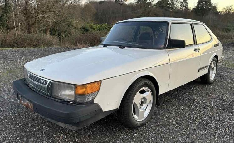 Rare Find: 1984 Saab 900 T16 3DR - A Classic Beauty Waiting to be Revived