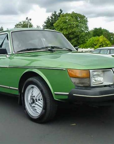 Classic Saab 900