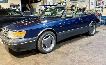 1992 Saab 900 T16S Convertible in Le Mans blue, currently listed on eBay. This rare classic features Aero 16s skirts, 16" Aero Carlsson alloy wheels, and a recently fitted convertible roof. A true gem for Saab enthusiasts and collectors.