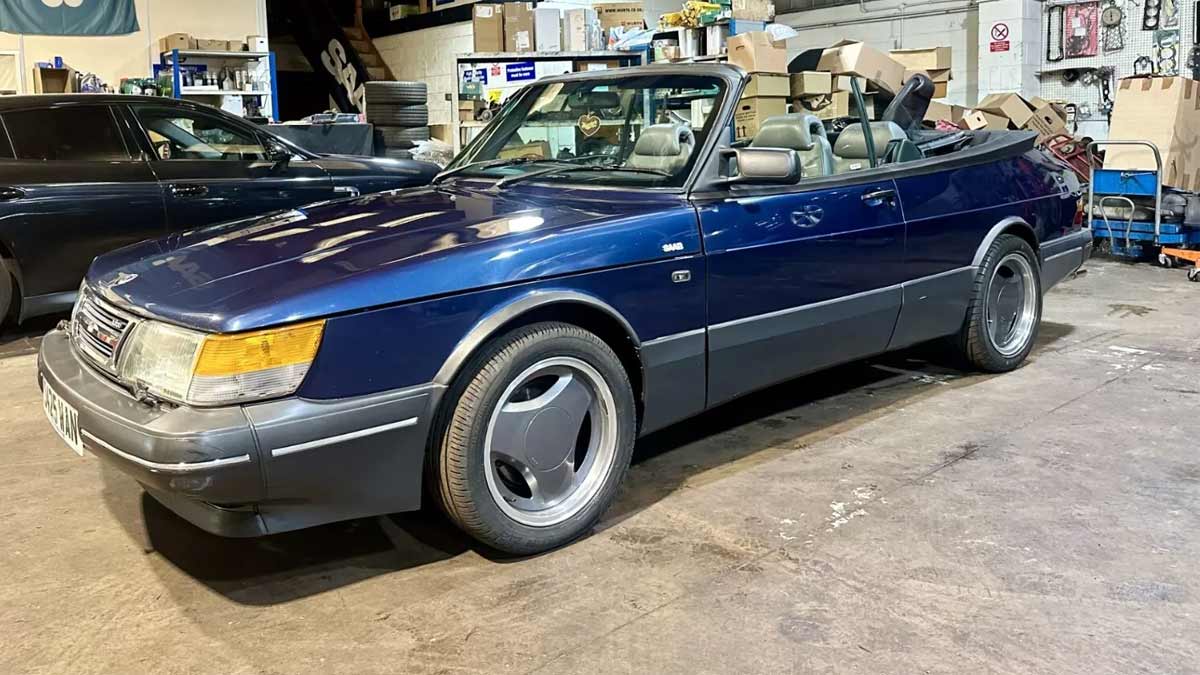 1992 Saab 900 T16S Convertible in Le Mans blue, currently listed on eBay. This rare classic features Aero 16s skirts, 16" Aero Carlsson alloy wheels, and a recently fitted convertible roof. A true gem for Saab enthusiasts and collectors.