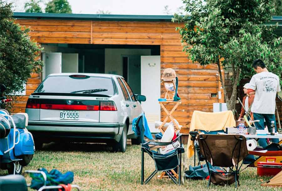 Mr. Lu Daniel adores his Saab 9000 which he inherited from his father