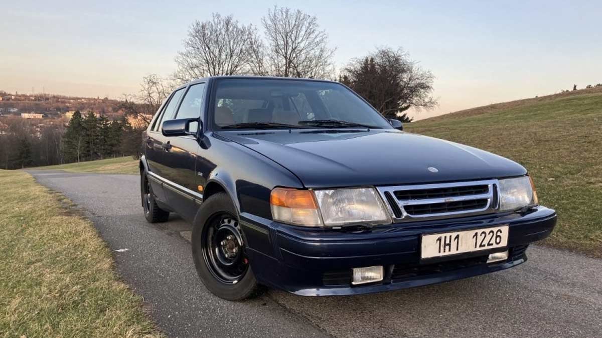 The 1994 Saab 9000 CS—a true classic, built to endure both time and trends with unmatched versatility and distinct Swedish flair. (photo by Adam Fišer)