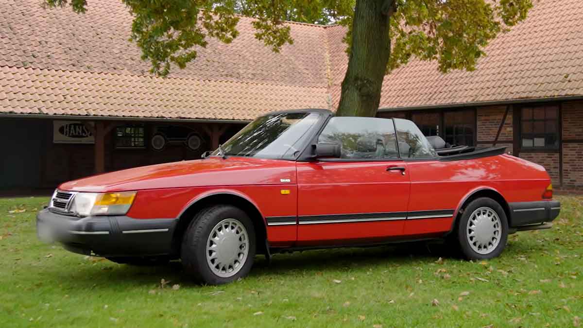 A timeless classic: This pristine 1990 Saab 900i Convertible is being auctioned for charity, combining style and compassion.