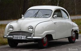 This restored 1953 Saab 92B De Luxe 2T showcases Saab’s post-war innovation, combining sleek design with reliable two-stroke performance