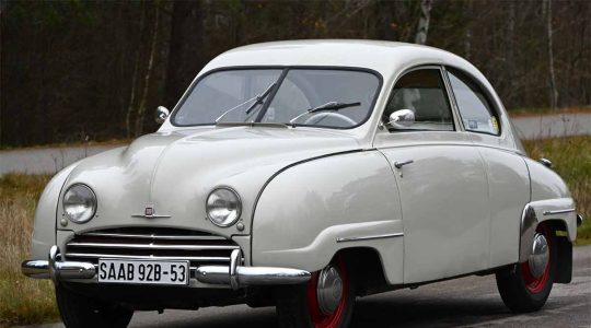 This restored 1953 Saab 92B De Luxe 2T showcases Saab’s post-war innovation, combining sleek design with reliable two-stroke performance