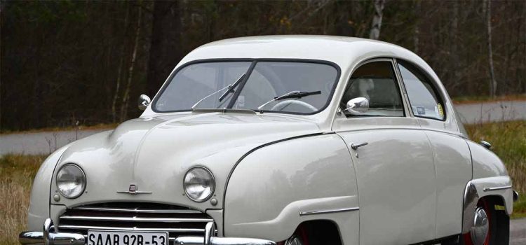 This restored 1953 Saab 92B De Luxe 2T showcases Saab’s post-war innovation, combining sleek design with reliable two-stroke performance