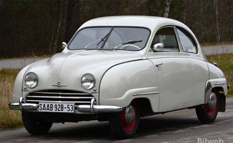 This restored 1953 Saab 92B De Luxe 2T showcases Saab’s post-war innovation, combining sleek design with reliable two-stroke performance