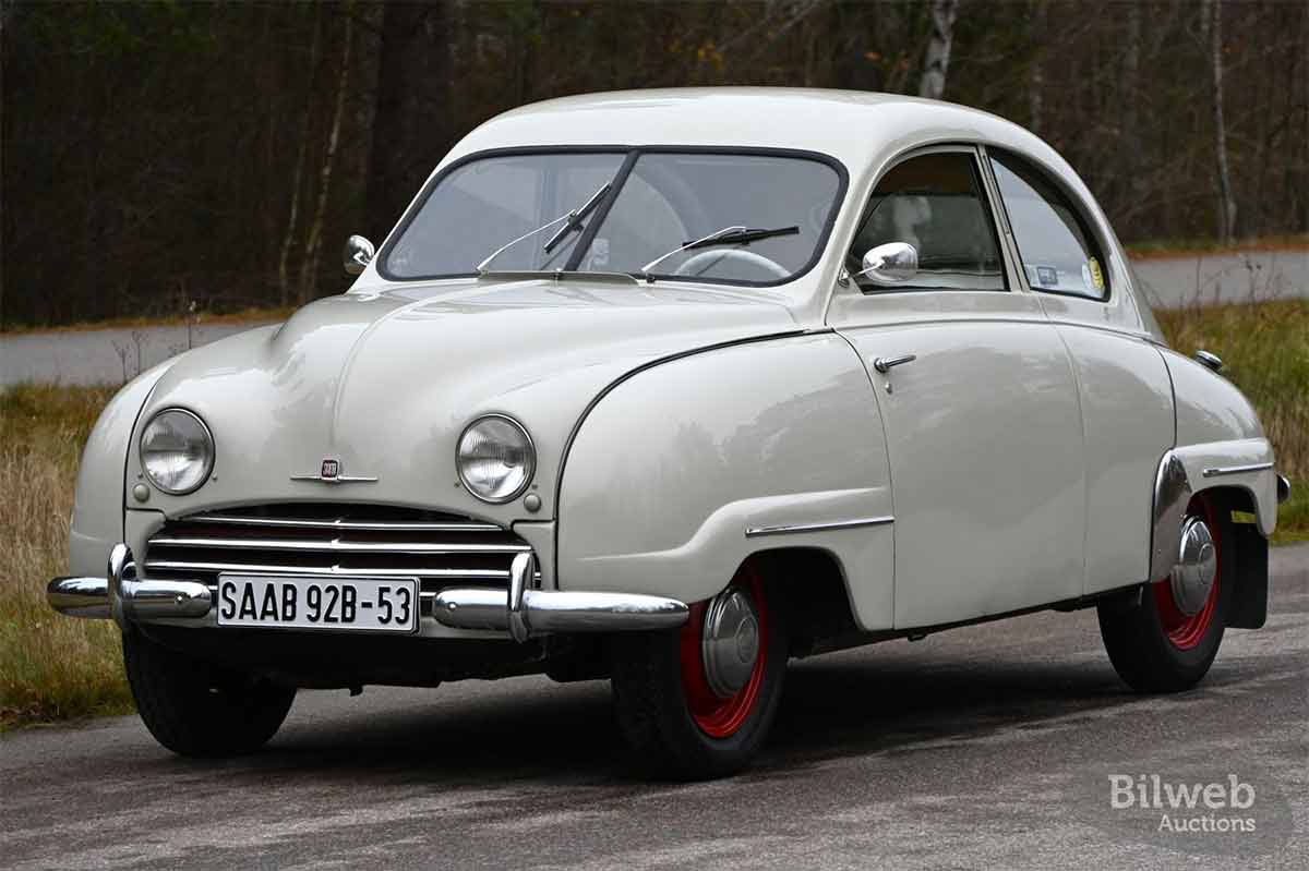 This restored 1953 Saab 92B De Luxe 2T showcases Saab’s post-war innovation, combining sleek design with reliable two-stroke performance