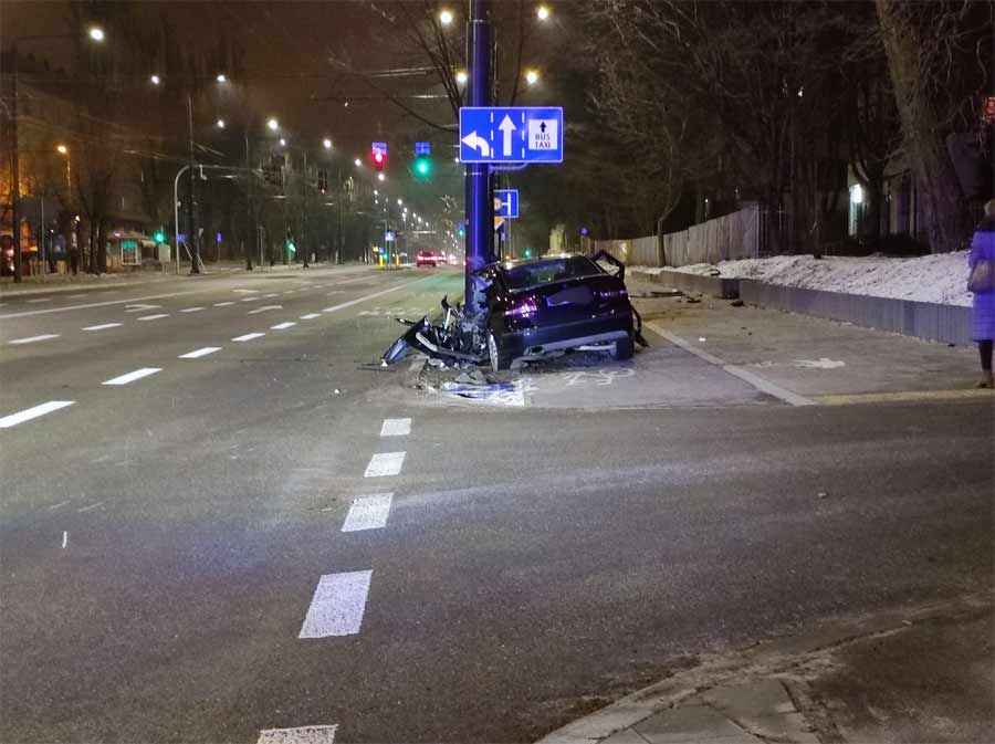 A terrible collision, but the Saab driver still survived