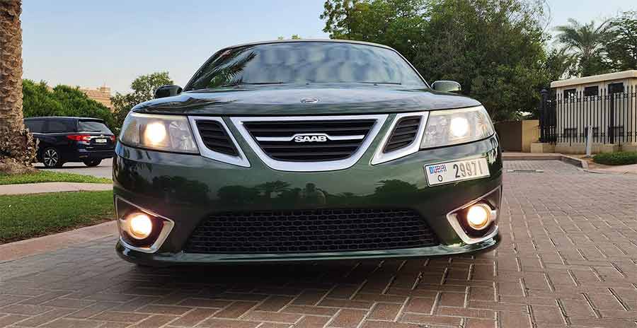  This elegant look is enhanced by the Griffin front bumper and Hirsch Performance alloy wheels, making this Saab a unique blend of style and performance.