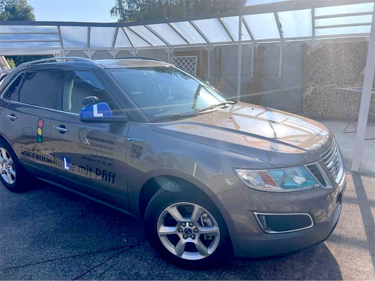 A rare Saab 9-4X, once a Swiss driving school vehicle, now looking for its next owner.