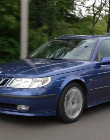 The 2002 Saab 9-5 2.2 TiD Wagon, captured in its full glory, exemplifies resilience and durability with nearly 600,000 kilometers on the odometer. This iconic vehicle continues to serve its owner faithfully, showcasing the enduring quality of Saab engineering.