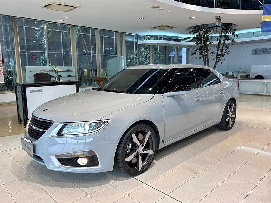 Mr. Ke’s impeccably restored Saab 9-5 NG in Brooklyn Gray Metallic takes center stage at SAC’s exclusive Saab showroom, showcasing the brand’s lasting impact and timeless design.