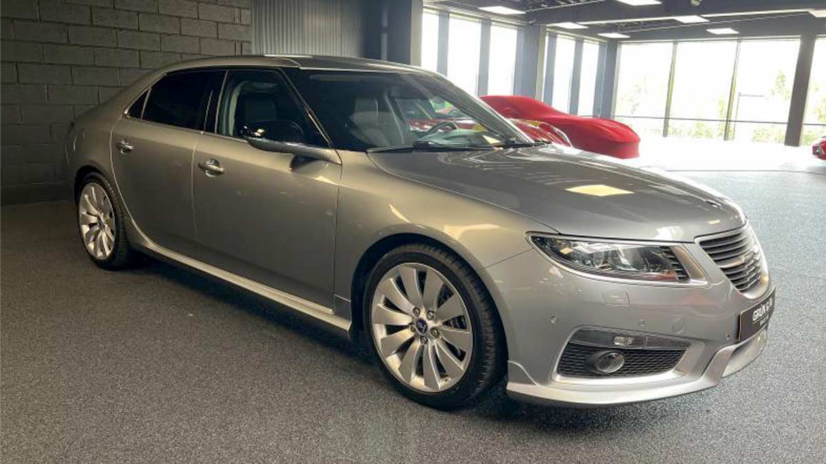 A stunning 2010 Saab 9-5 NG Hirsch Performance in Granite Grey, featuring Brembo brakes, a sport exhaust, and a 260 hp ECU tune—a true Saab collector’s dream.