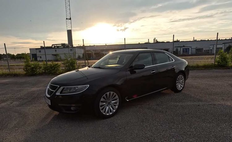 The sleek and sophisticated Saab 9-5 NG in Jet Black Metallic, featured by Marcus in his detailed review on "Marcus & Manuela’s Saab Channel."