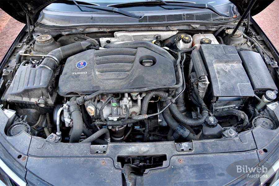 The Hirsch Performance-tuned engine of this Saab 9-5 NG boosts power from 220 to 260 HP, delivering sharper throttle response and an enhanced driving experience.