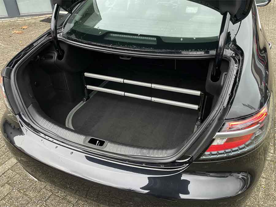 The 2010 Saab 9-5 NG Aero XWD’s trunk features an ingenious U-Rail cargo track system, ensuring practicality and secure storage for any journey