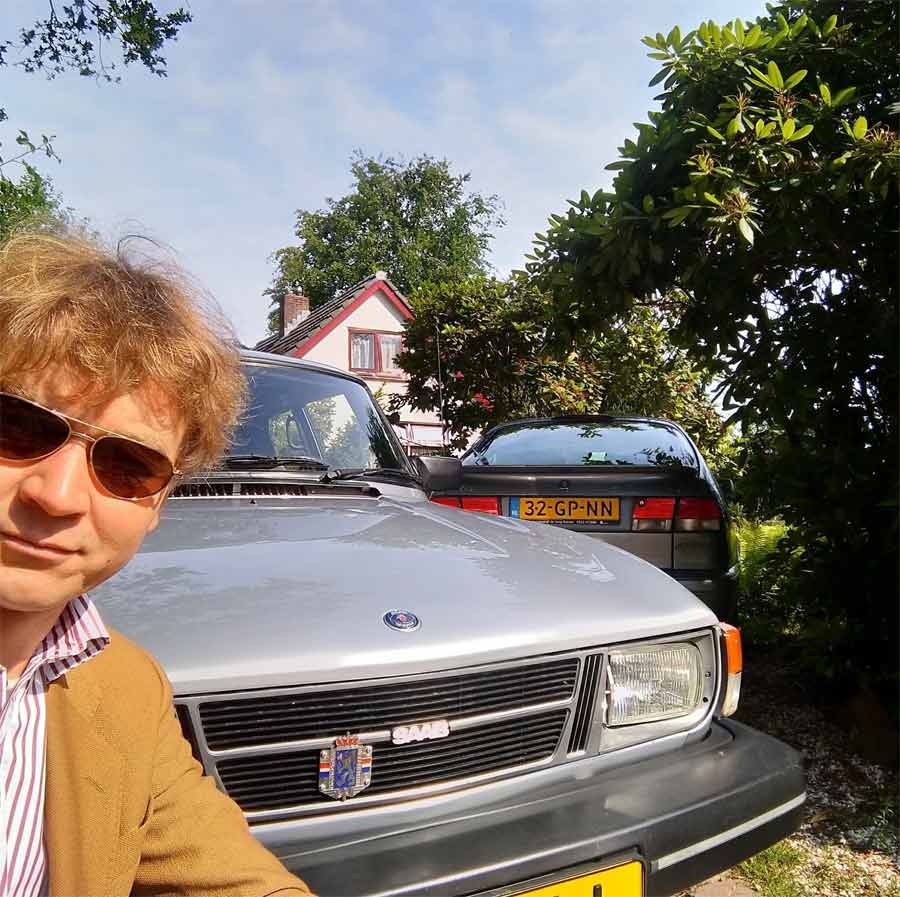 Martijn's transformational journey: From a humble 580 euro purchase to a meticulously restored and stylish youngtimer, the Saab 900 Cabriolet showcases the power of passion and dedication.