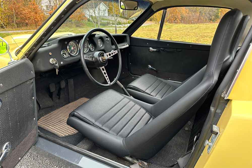 Crafted with Precision: Expertly Restored Interior of the SAAB Sonett II V4 — 1968