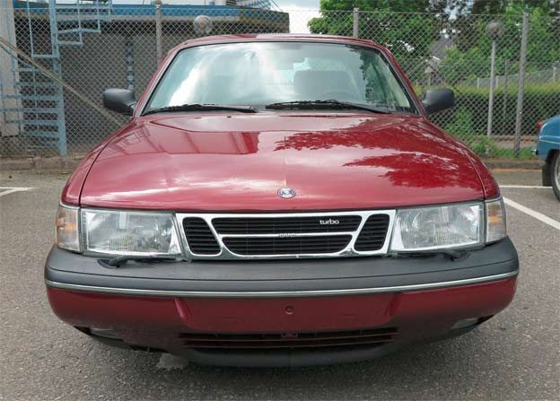 Saab 900 SE Sport Coupe Front