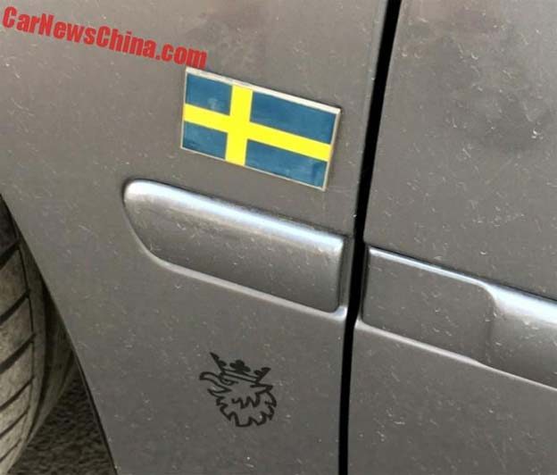 Swedish flag on Saab 9-5