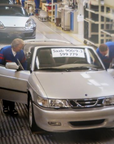 The Saab 9-3-900 Cabriolet on the production line in Uusikaupunki, Finland