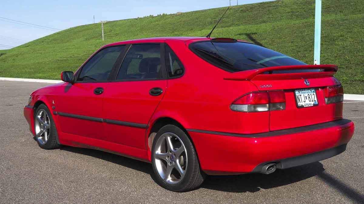 2001 Saab 9-3 Viggen in Laser Red: A Blend of Swedish Engineering Excellence and Aviation-Inspired Design